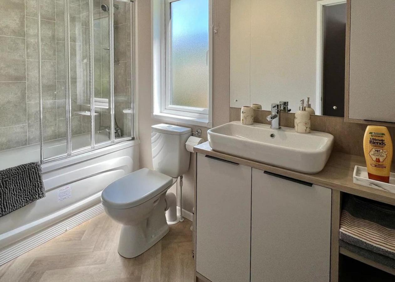 Docker Holiday Park Hotell Carnforth Exteriör bild