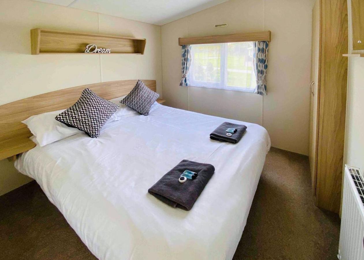 Docker Holiday Park Hotell Carnforth Exteriör bild