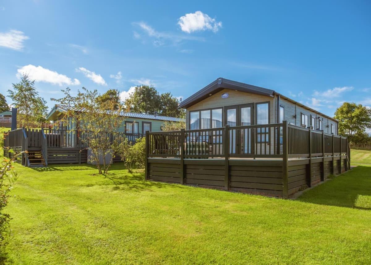 Docker Holiday Park Hotell Carnforth Exteriör bild